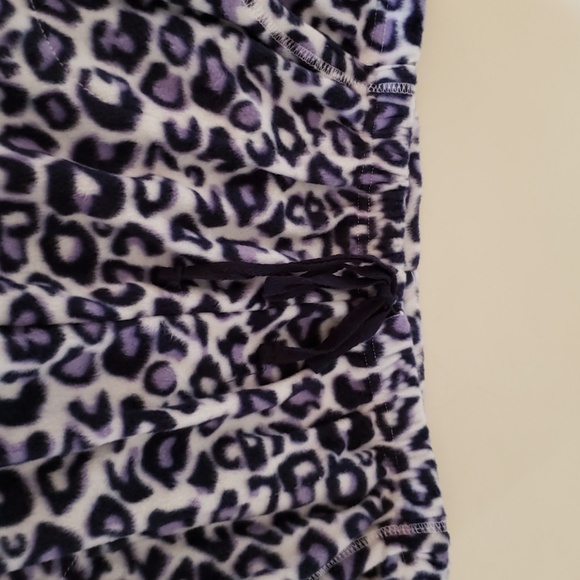 Ladies 2-Piece Fleece Pajama Set - Picture 4 of 6